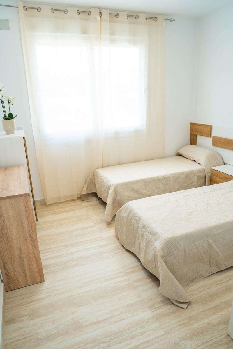 3 quarto Moradia para venda em La Marquesa com piscina - 598 000 € (Ref: 9332288)