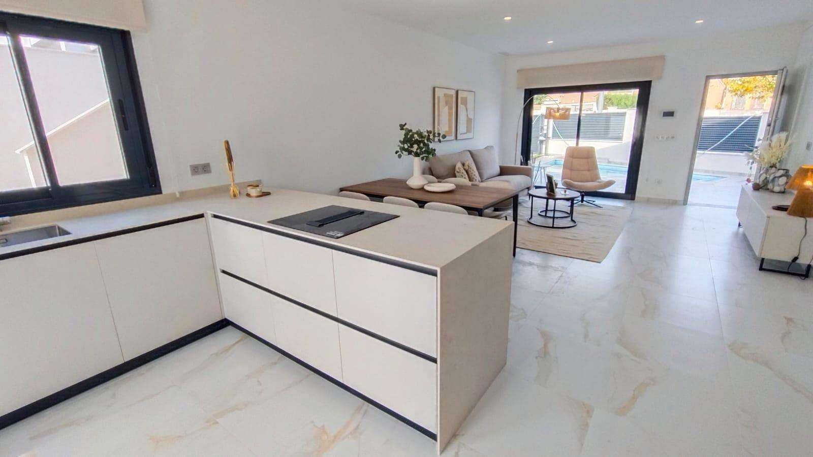 Chalet de 3 habitaciones en Pinar de Campoverde en venta con piscina - 422.500 € (Ref: 9332325)