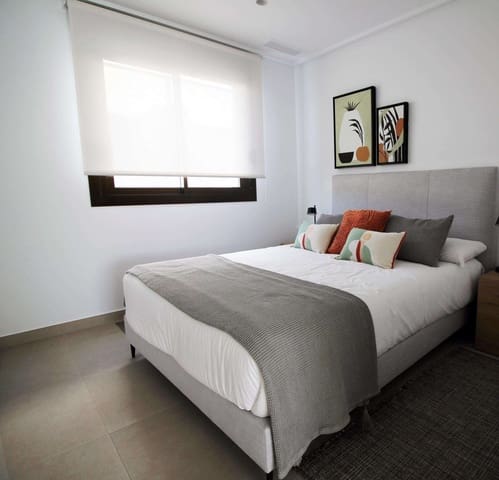 4 slaapkamer Halfvrijstaande villa te koop in Pilar de la Horadada ciudad, Pilar de la Horadada met zwembad - € 369.900 (Ref: 9332333)