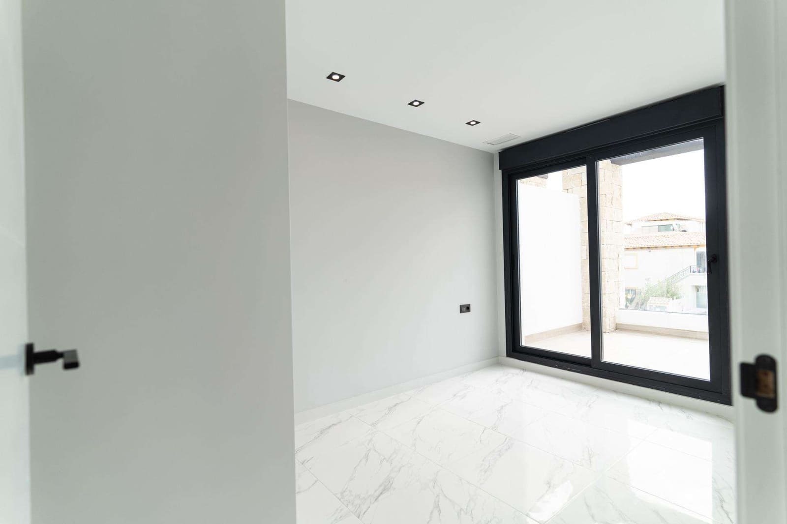 4 bedroom Villa for sale in Orihuela Costa with pool - € 699,900 (Ref: 9332357)