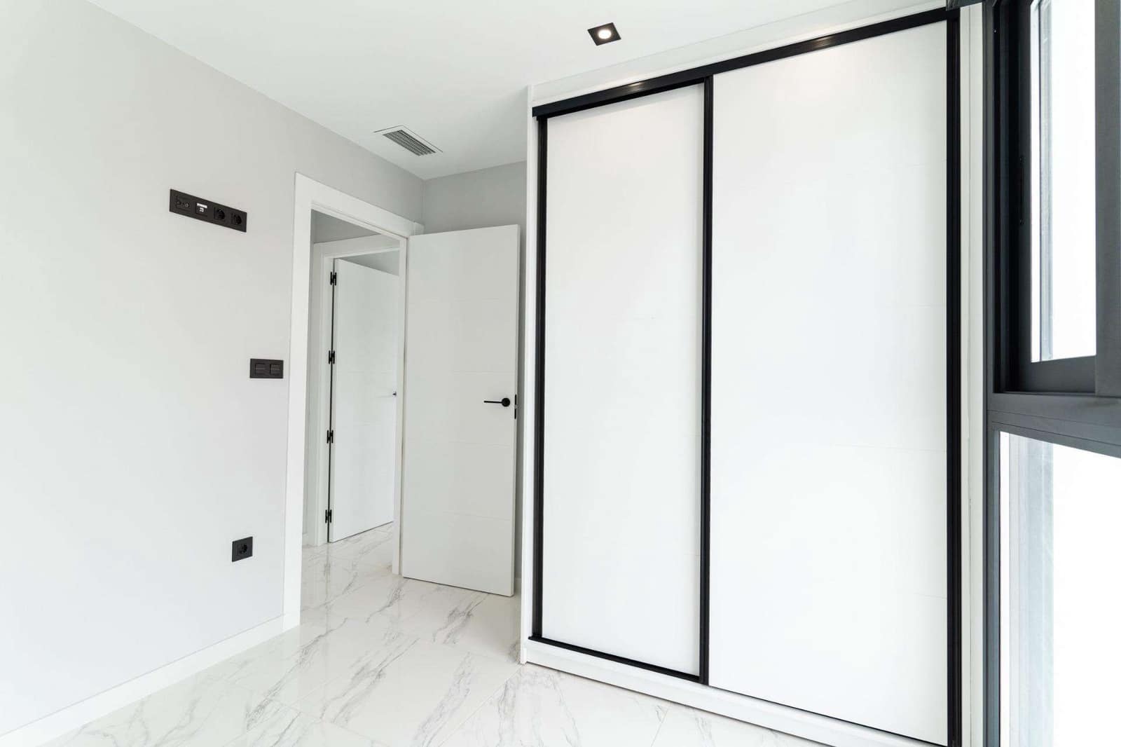 4 sypialnia Willa na sprzedaż w Orihuela Costa z basenem - 699 900 € (Ref: 9332357)