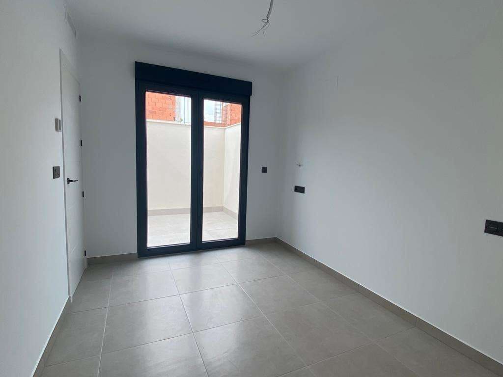 3 sypialnia Willa na sprzedaż w Los Alcazares z basenem - 419 900 € (Ref: 9332380)