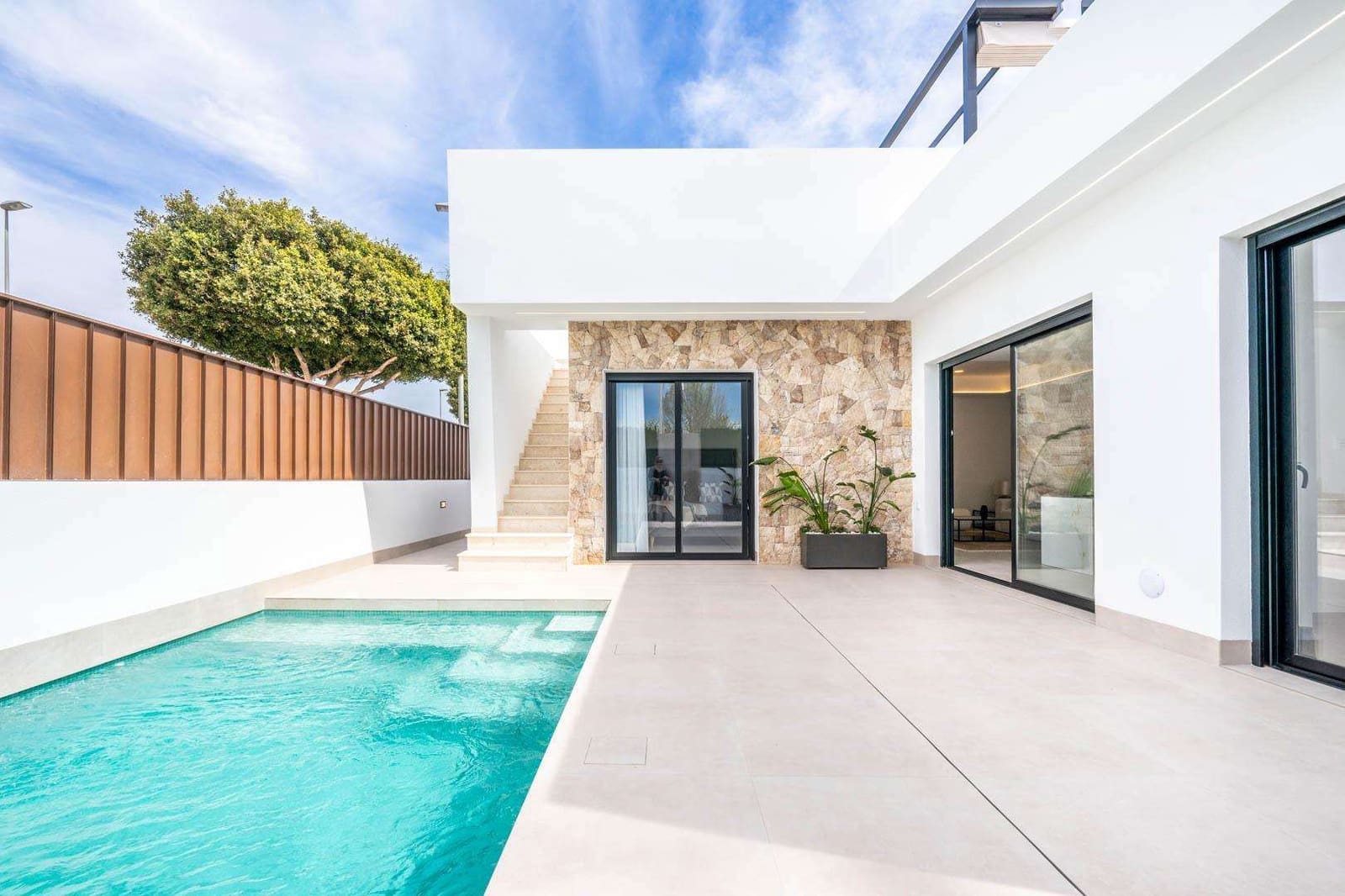 3 slaapkamer Villa te koop in Roldan met zwembad - € 379.950 (Ref: 9332389)