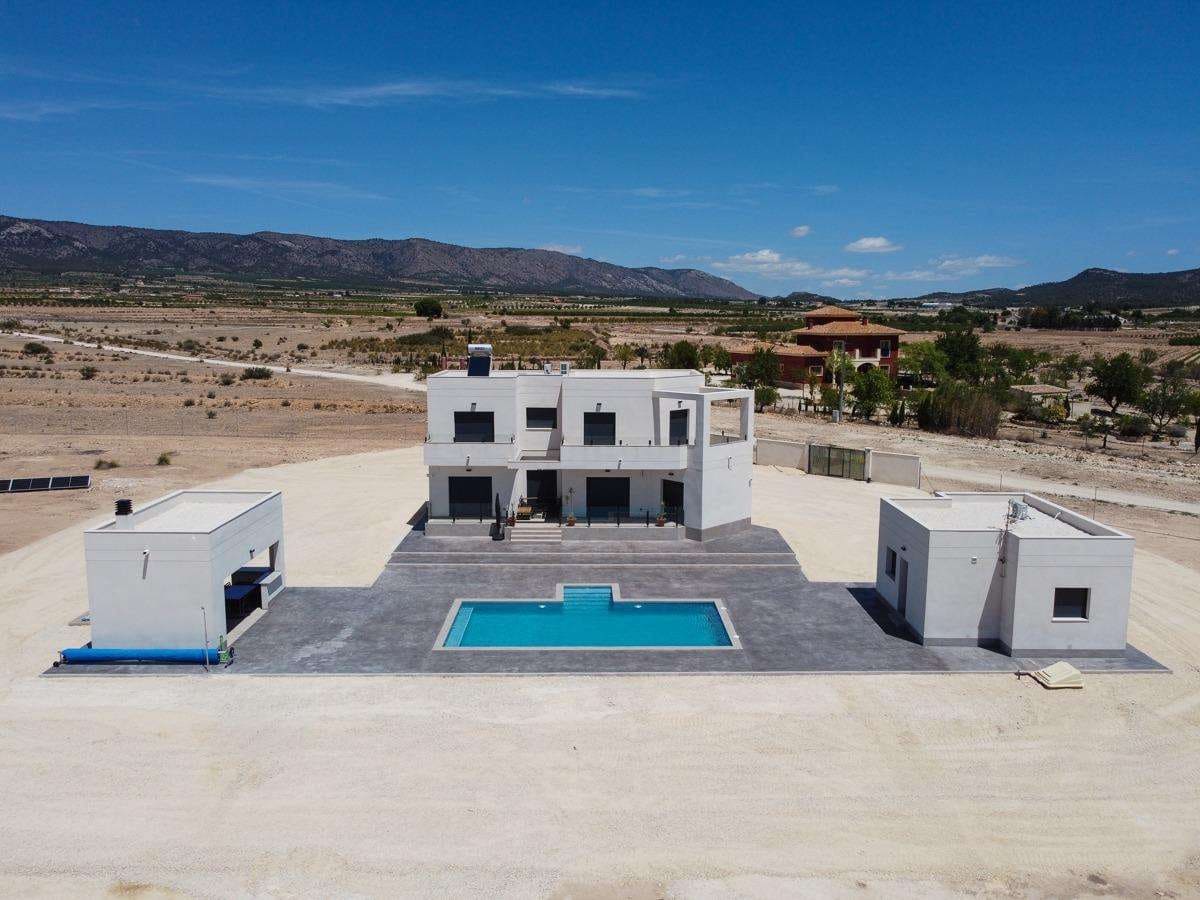 4 slaapkamer Villa te koop in Pinoso met zwembad - € 518.000 (Ref: 9332503)