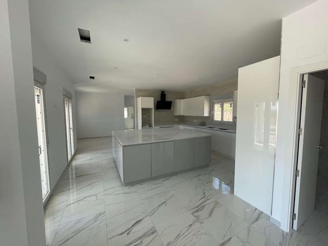 6 quarto Moradia para venda em Pinoso com piscina - 611 000 € (Ref: 9332506)