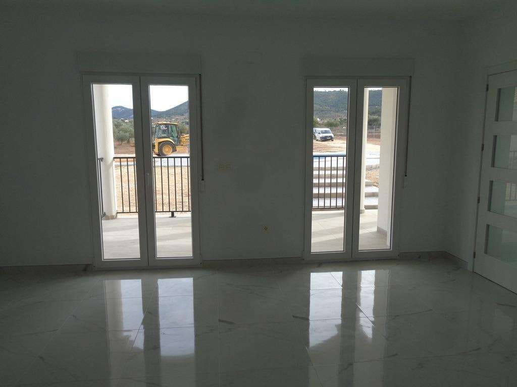 4 bedroom Villa for sale in Pinoso with pool - € 423,000 (Ref: 9332509)