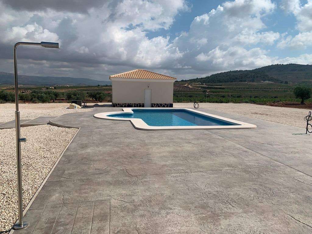 4 bedroom Villa for sale in Pinoso with pool - € 423,000 (Ref: 9332509)