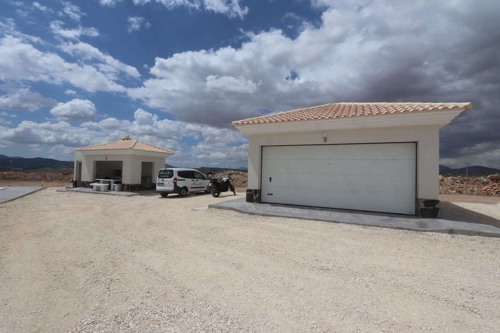 4 bedroom Villa for sale in Pinoso with pool - € 423,000 (Ref: 9332509)