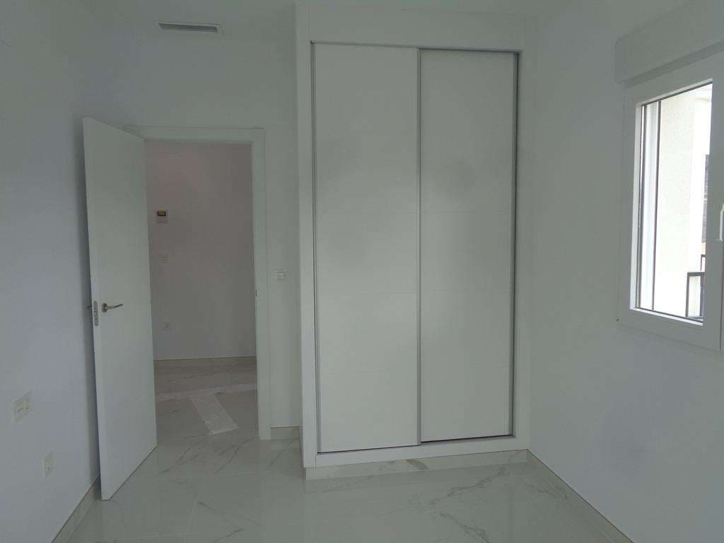 Chalet de 4 habitaciones en Pinoso en venta con piscina - 423.000 € (Ref: 9332509)