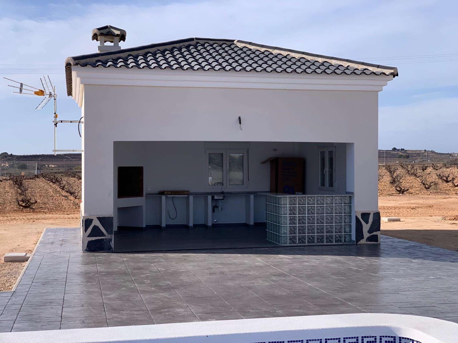 4 bedroom Villa for sale in Pinoso with pool - € 397,000 (Ref: 9332510)