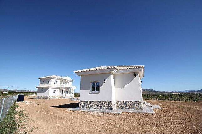 4 bedroom Villa for sale in Pinoso with pool - € 375,000 (Ref: 9332511)