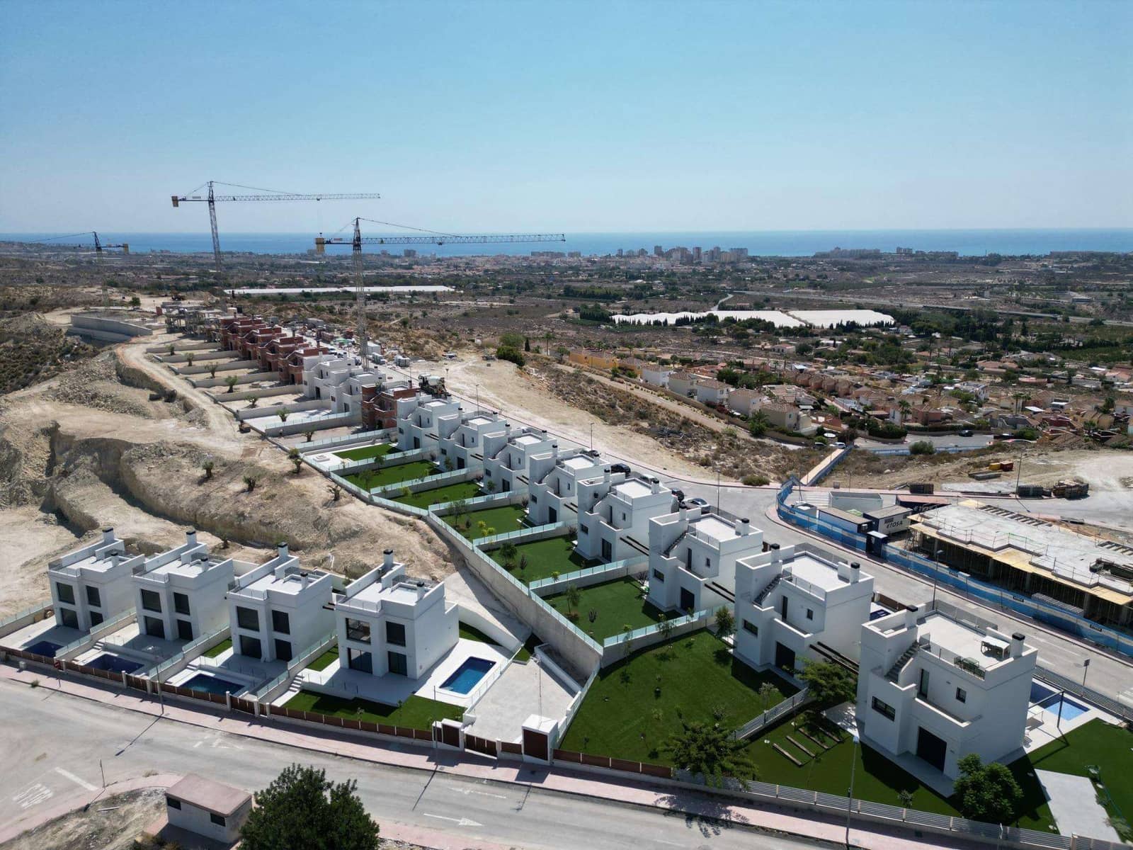 Chalet de 3 habitaciones en Muchamiel / Mutxamel en venta con piscina - 450.000 € (Ref: 9332523)