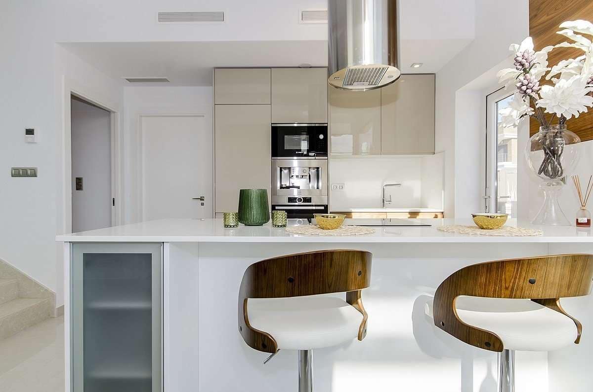 3 bedroom Villa for sale in Playa Honda with pool - € 489,000 (Ref: 9332525)