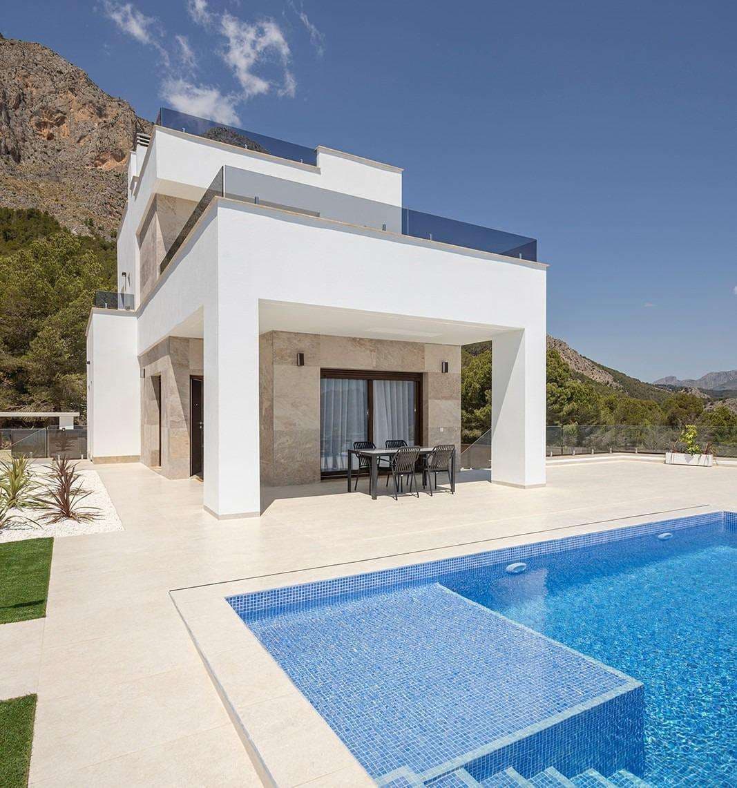 3 bedroom Villa for sale in Polop with pool - € 598,000 (Ref: 9332535)