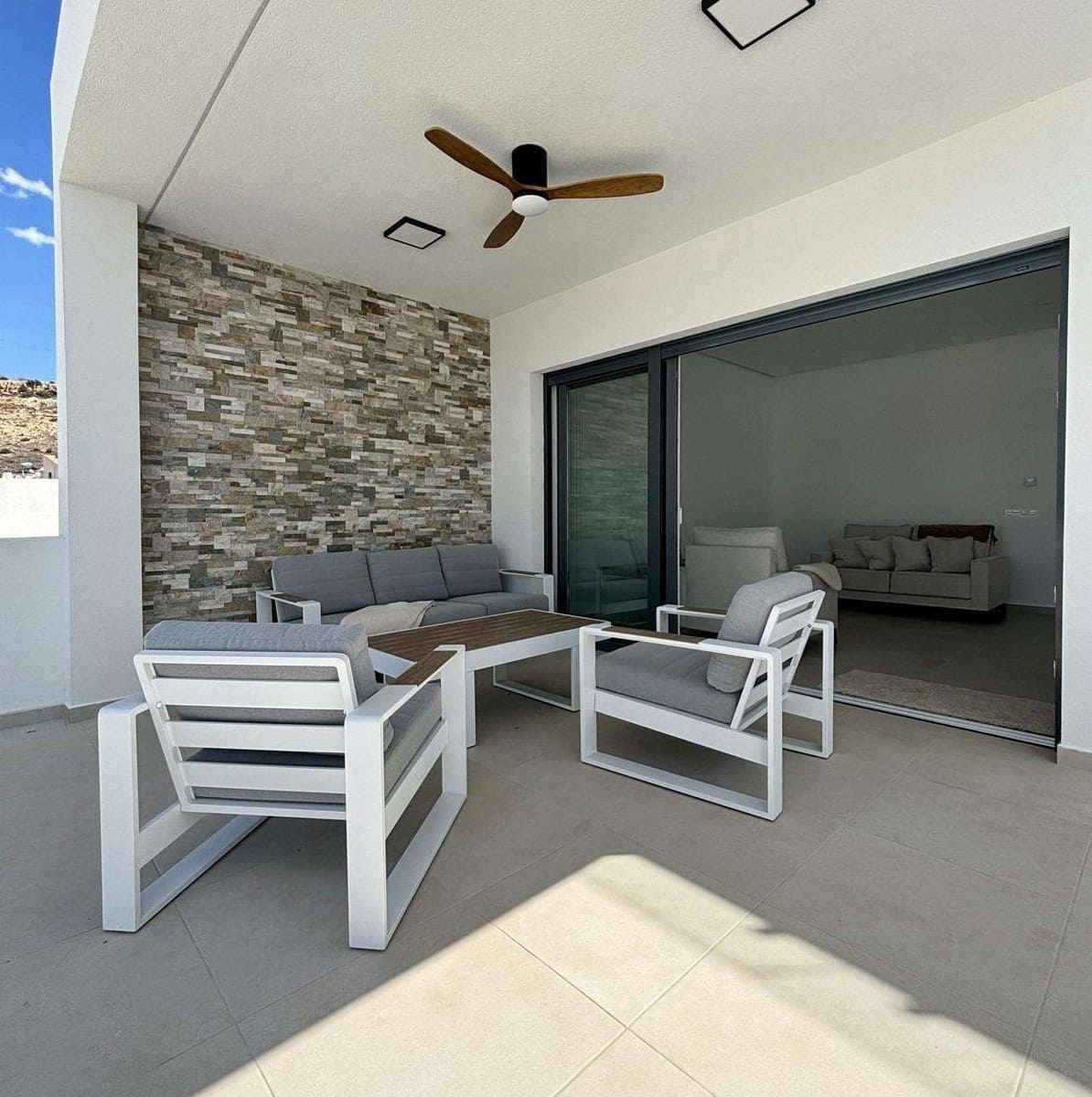 3 bedroom Villa for sale in Benijofar with pool - € 478,732 (Ref: 9332536)