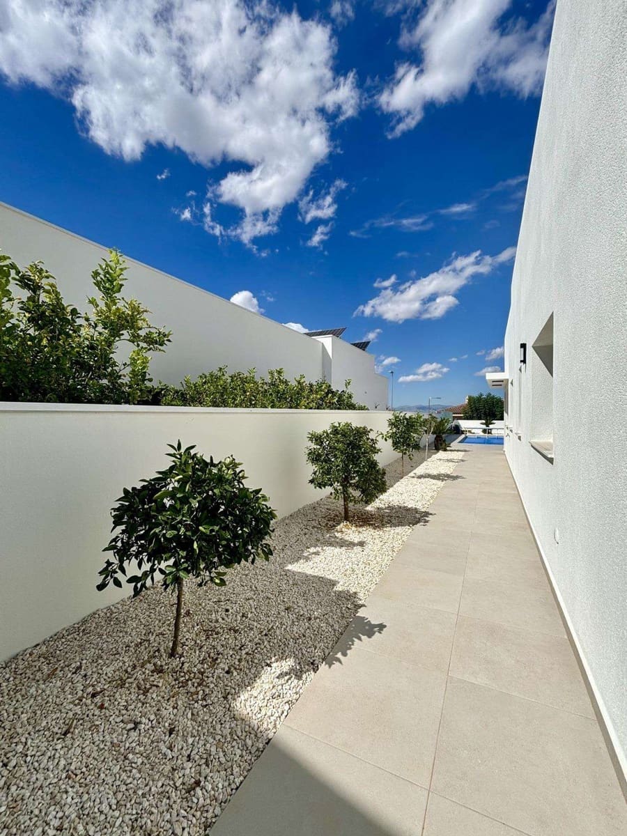 3 bedroom Villa for sale in Benijofar with pool - € 478,732 (Ref: 9332536)