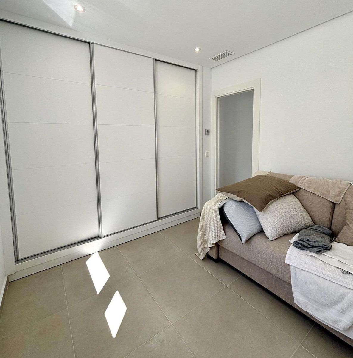 3 bedroom Villa for sale in Benijofar with pool - € 478,732 (Ref: 9332536)