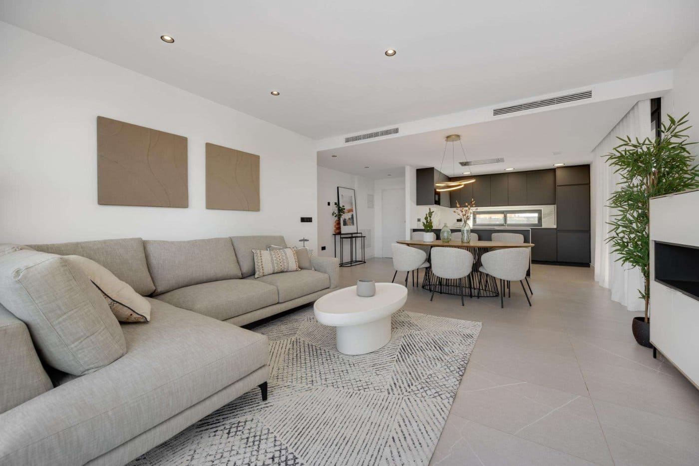 3 soveværelse Villa til salg i Torrevieja med swimmingpool garage - € 585.000 (Ref: 9332547)