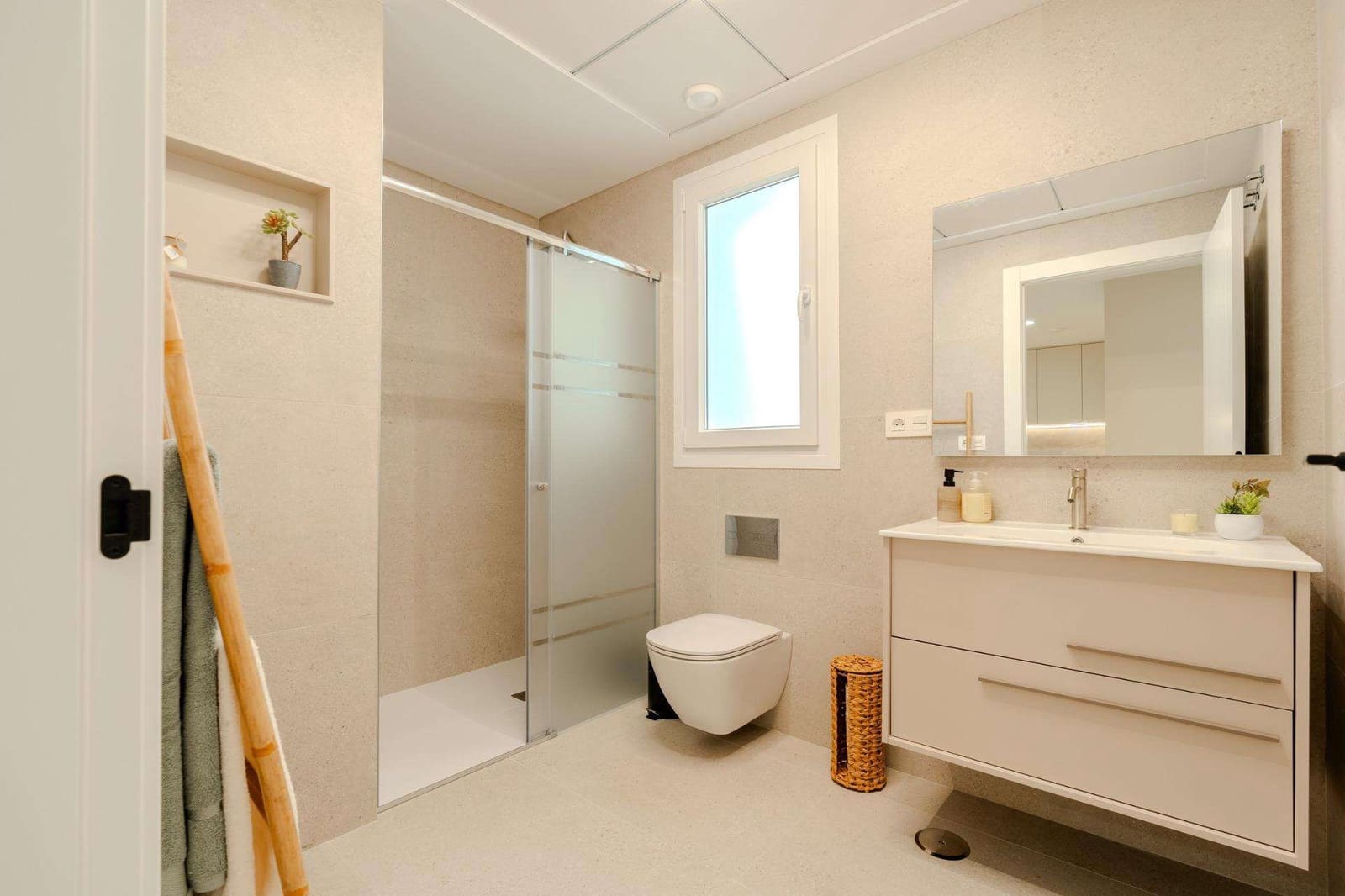 3 quarto Moradia Geminada para venda em Los Alcazares com piscina - 467 000 € (Ref: 9332590)