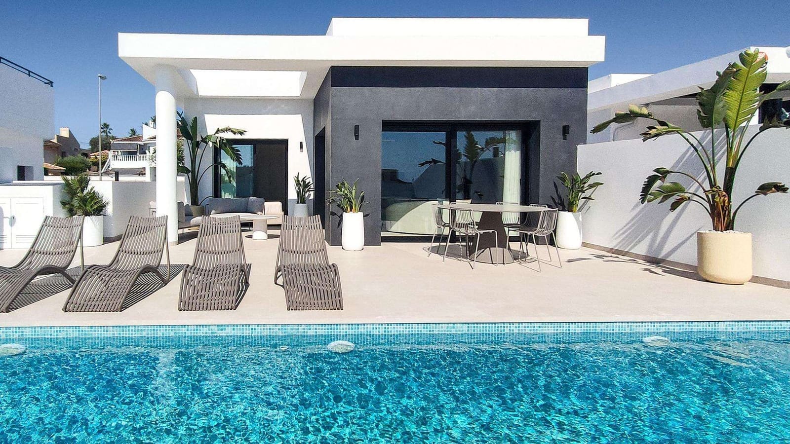 5 bedroom Villa for sale in Ciudad Quesada with pool garage - € 724,000 (Ref: 9345482)