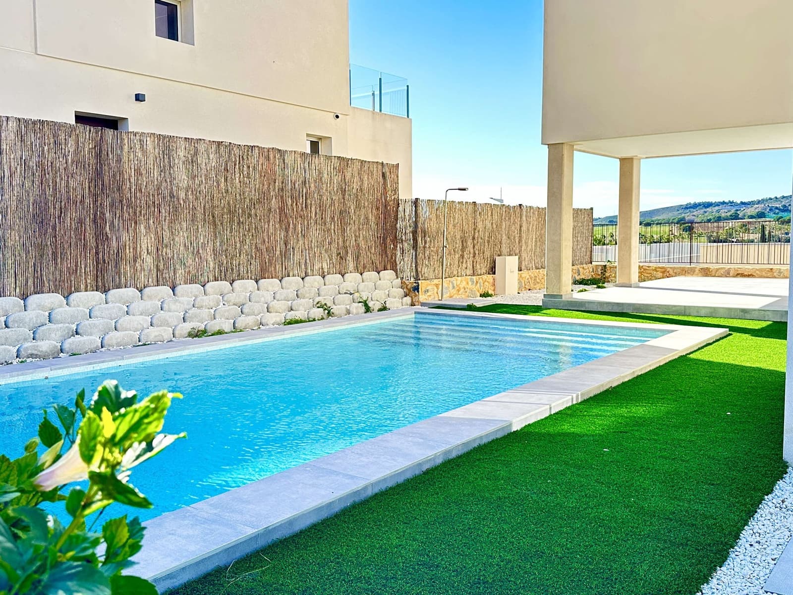 Chalet de 4 habitaciones en Algorfa en venta con piscina garaje - 659.000 € (Ref: 9381999)