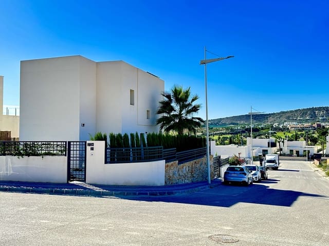 Chalet de 4 habitaciones en Algorfa en venta con piscina garaje - 659.000 € (Ref: 9381999)
