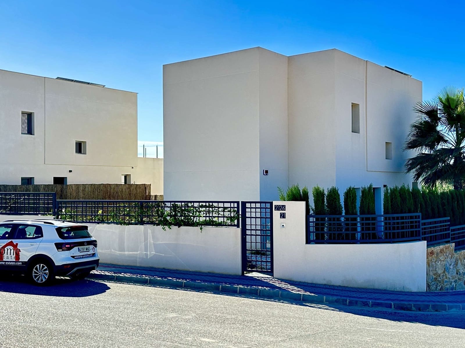 4 bedroom Villa for sale in Algorfa with pool garage - € 659,000 (Ref: 9381999)