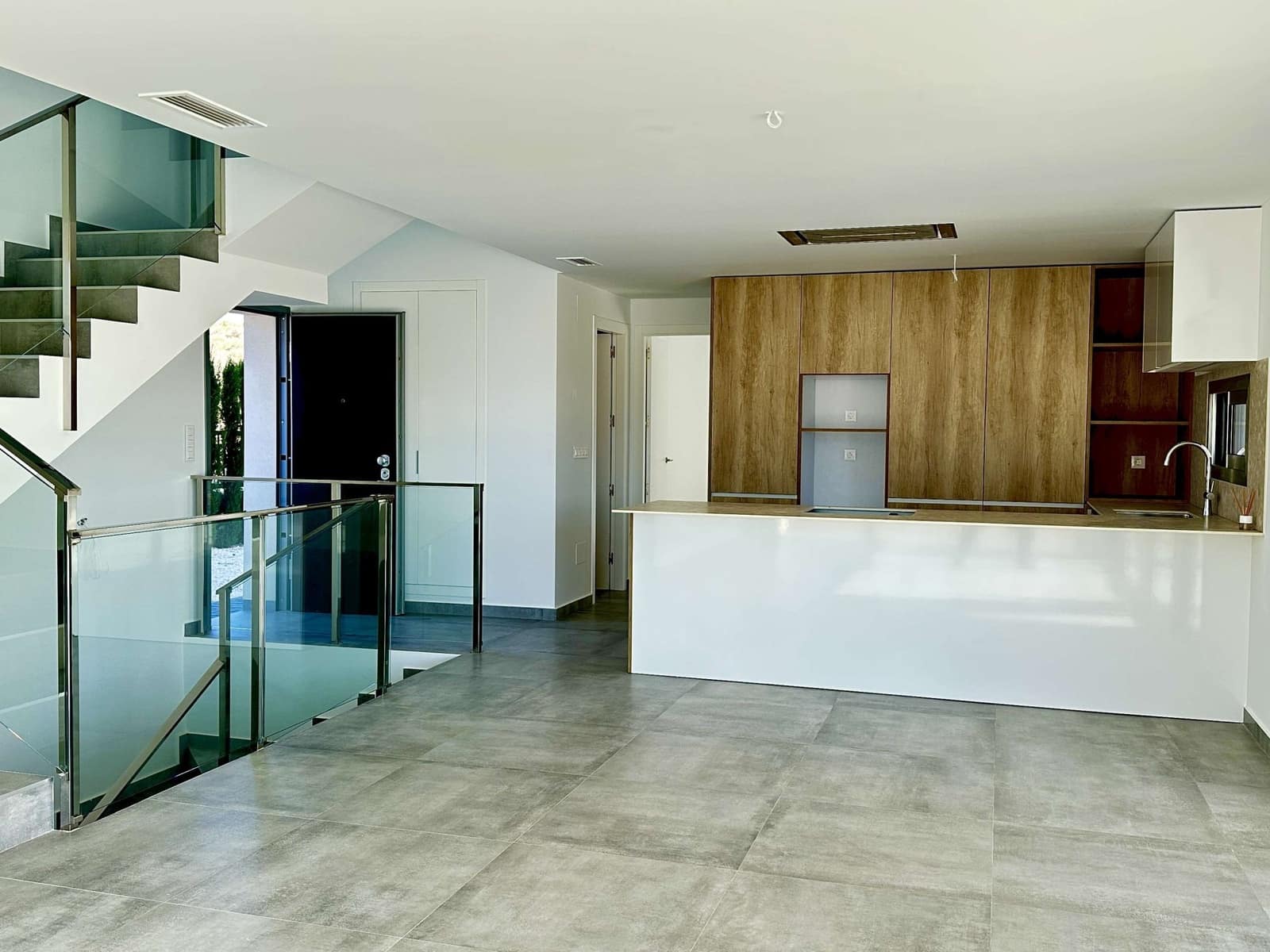 4 bedroom Villa for sale in Algorfa with pool garage - € 659,000 (Ref: 9381999)