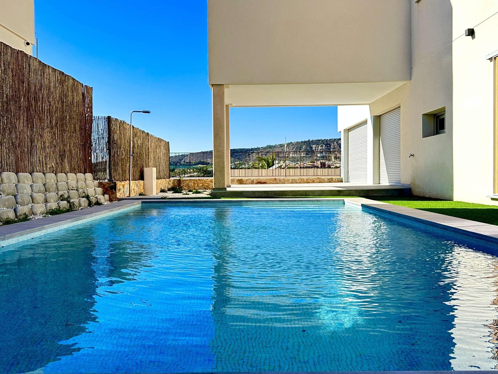 4 bedroom Villa for sale in Algorfa with pool garage - € 659,000 (Ref: 9381999)