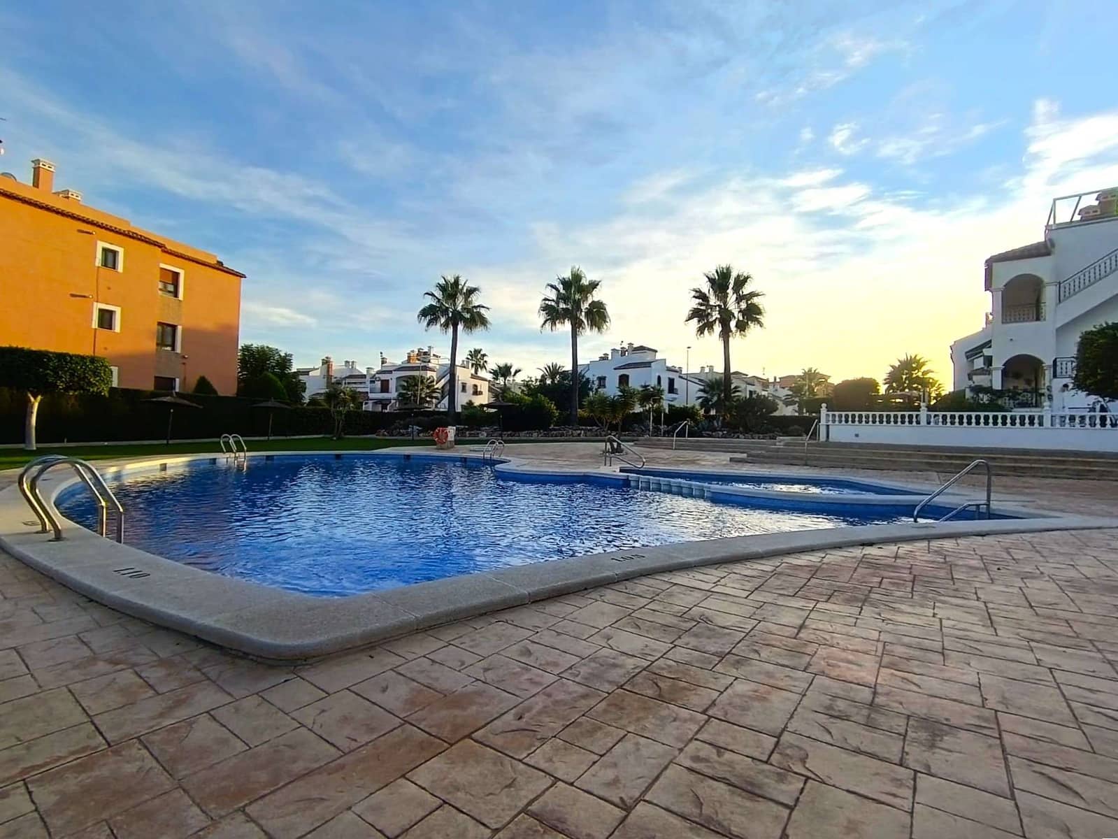 2 bedroom Apartment for sale in Villamartin with pool garage - € 179,999 (Ref: 9388180)