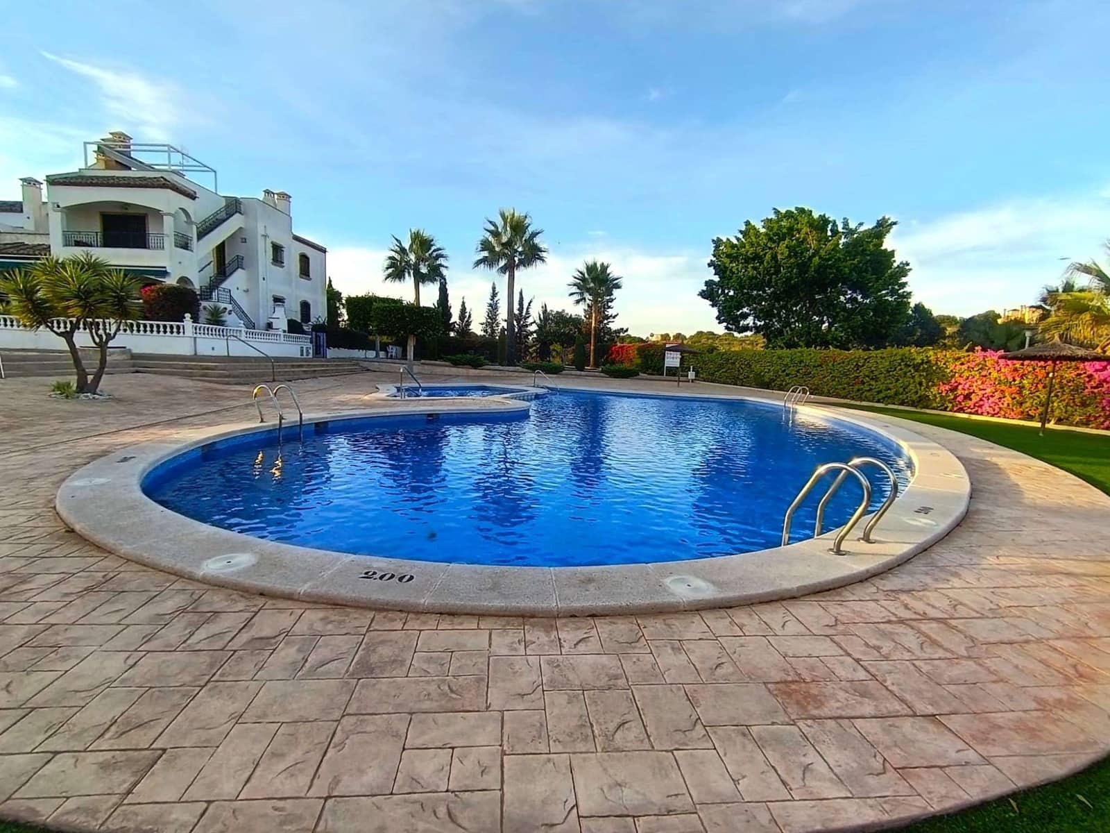 2 chambre Appartement à vendre à Villamartin avec piscine garage - 179 999 € (Ref: 9388180)