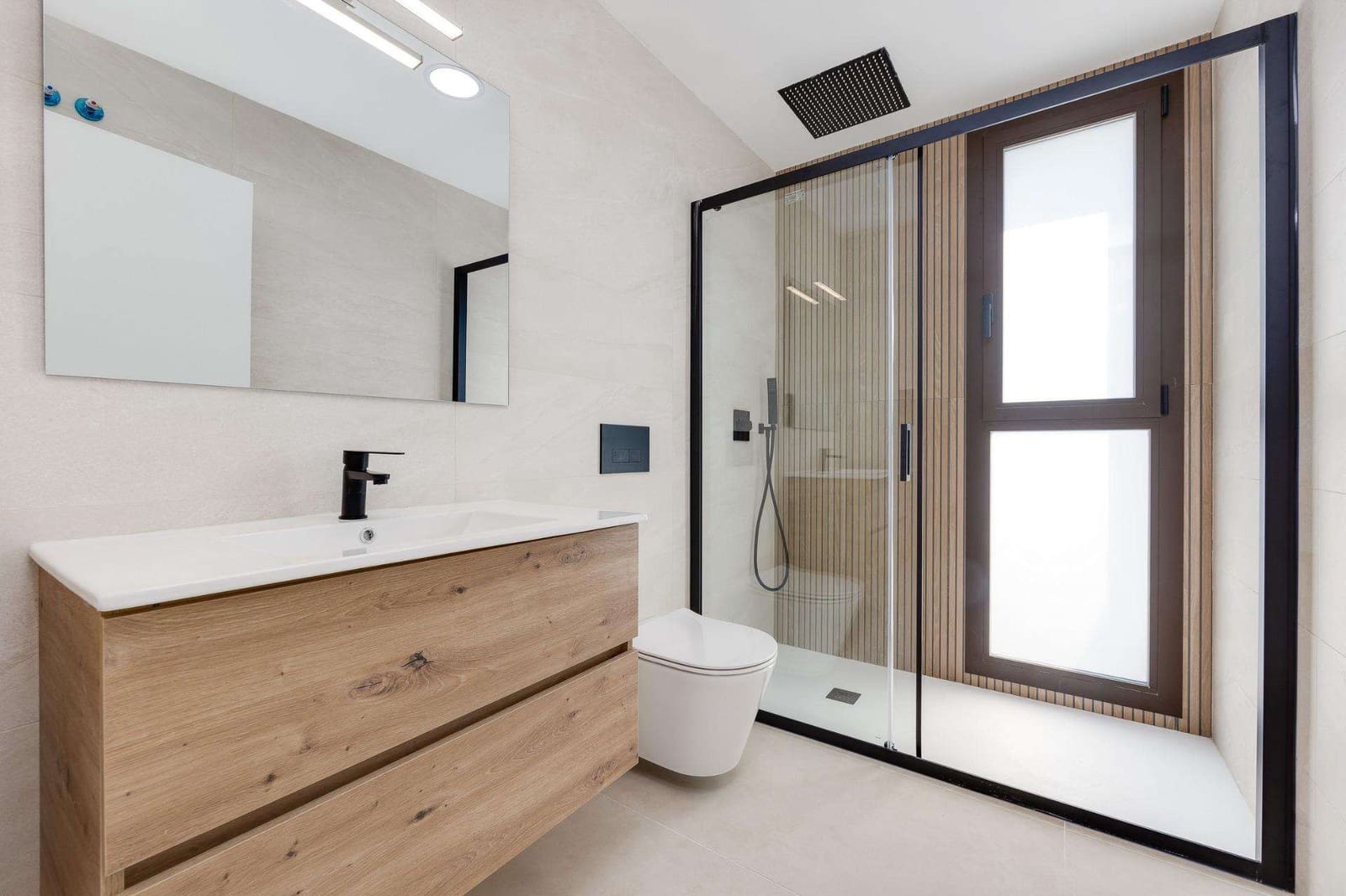 3 bedroom Villa for sale in Los Alcazares with pool - € 695,000 (Ref: 9388674)