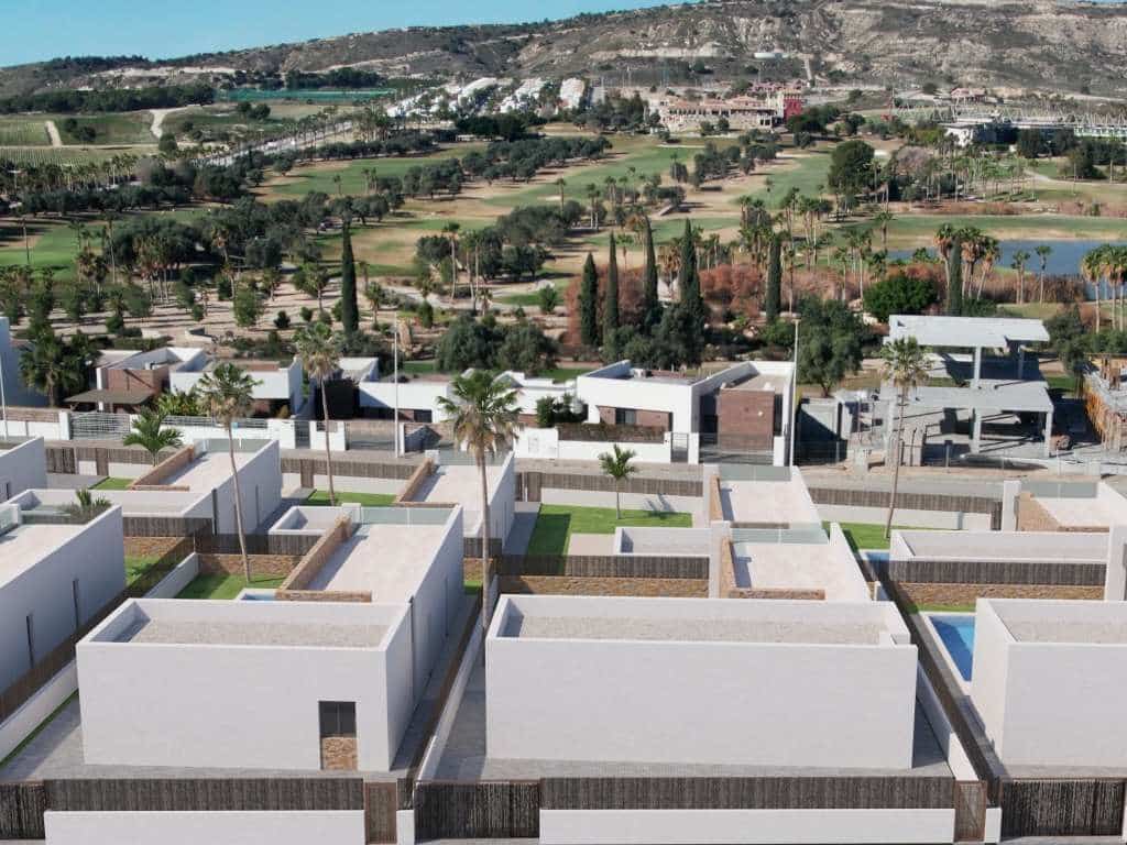 3 bedroom Villa for sale in Algorfa with pool garage - € 579,000 (Ref: 9410075)