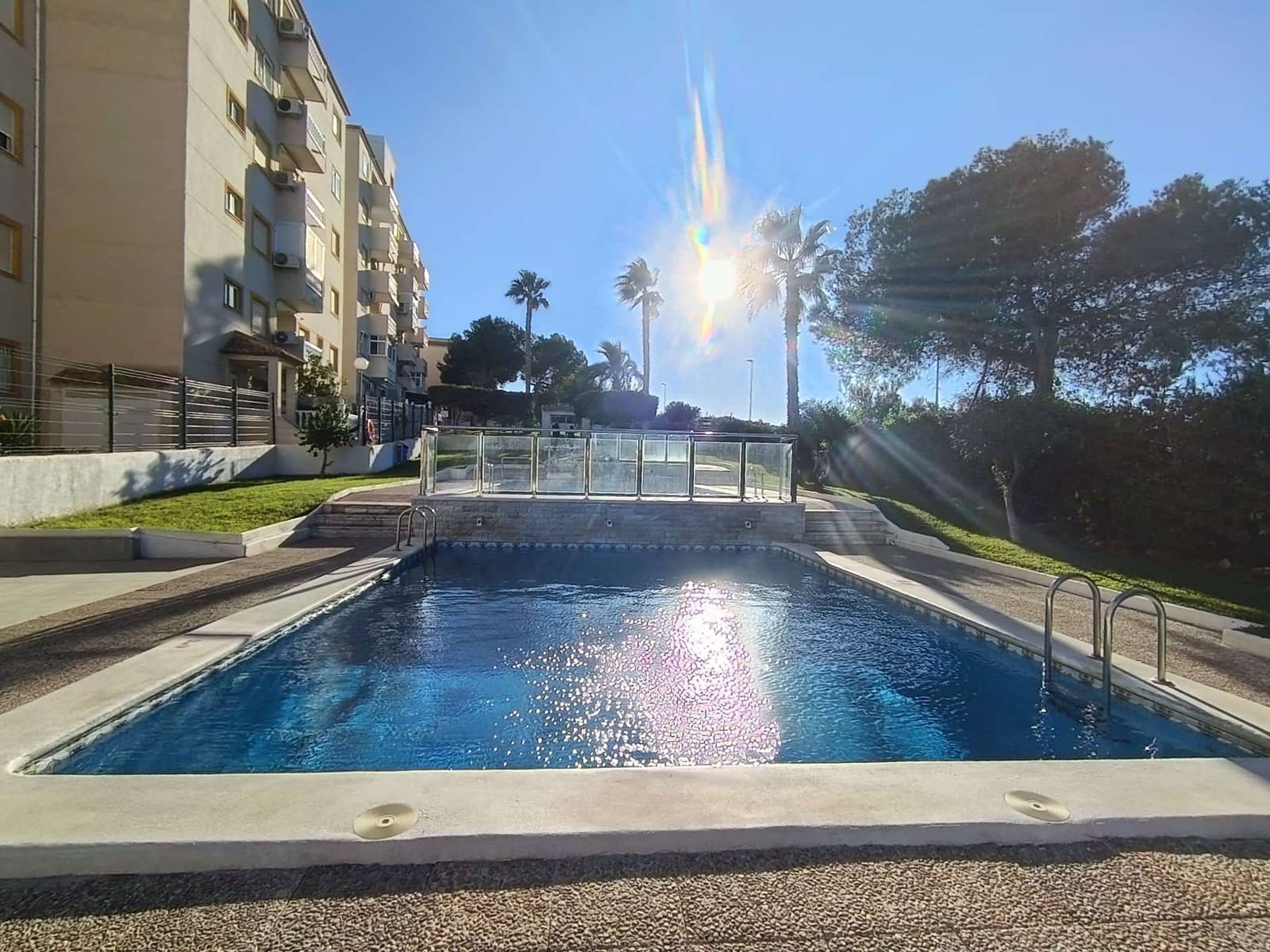 2 makuuhuone Huoneisto myytävänä paikassa Torrevieja mukana uima-altaan - 149 995 € (Ref: 9421541)