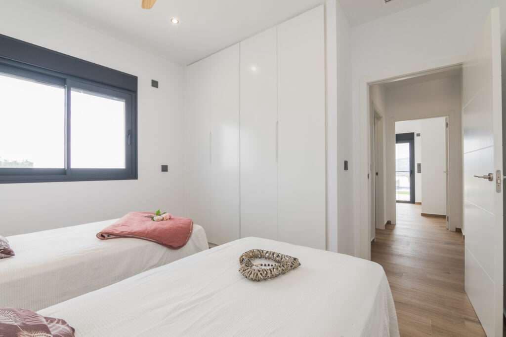 3 bedroom Villa for sale in Pinoso with pool garage - € 327,000 (Ref: 9438546)