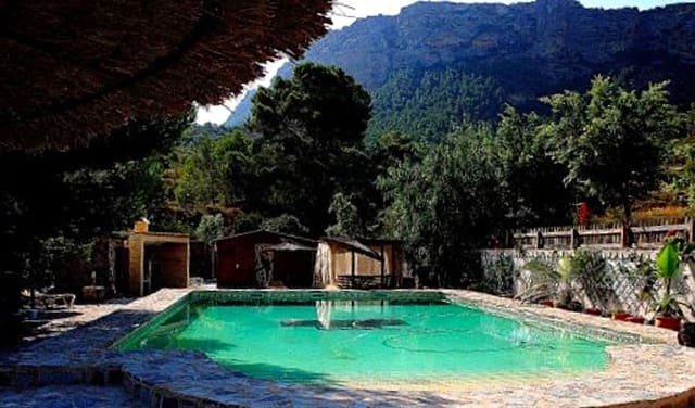 3 makuuhuone Maalaistalo myytävänä paikassa Gea y Truyols, Murcia kaupunki mukana uima-altaan 
autotalli - 590 000 € (Ref: 9450857)