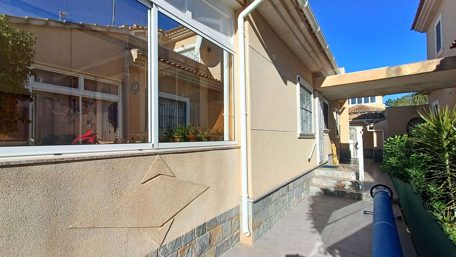 3 bedroom Villa for sale in La Siesta with pool - € 335,950 (Ref: 9511385)