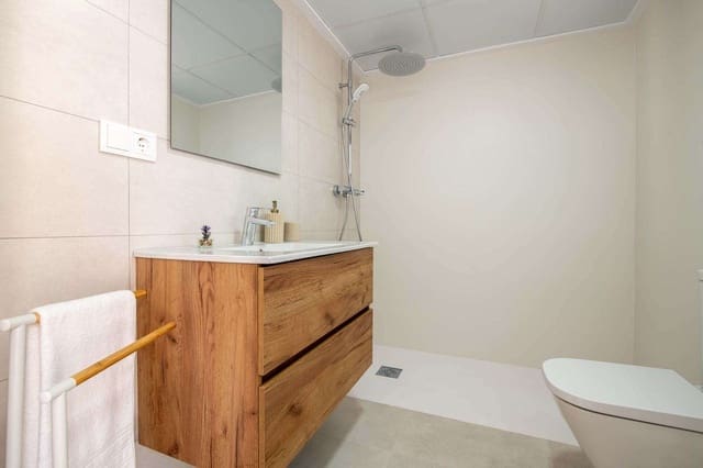 2 soverom Leilighet til salgs i Cox med svømmebasseng - € 209 000 (Ref: 9539588)