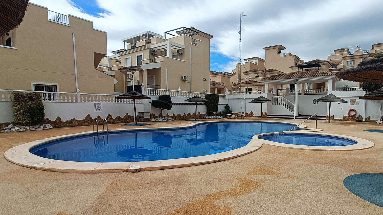4 quarto Moradia para venda em San Miguel de Salinas com piscina garagem - 300 000 € (Ref: 9559457)