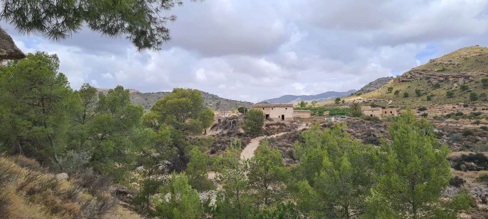 Rakentamaton maa myytävänä paikassa Abanilla - 299 000 € (Ref: 9652337)