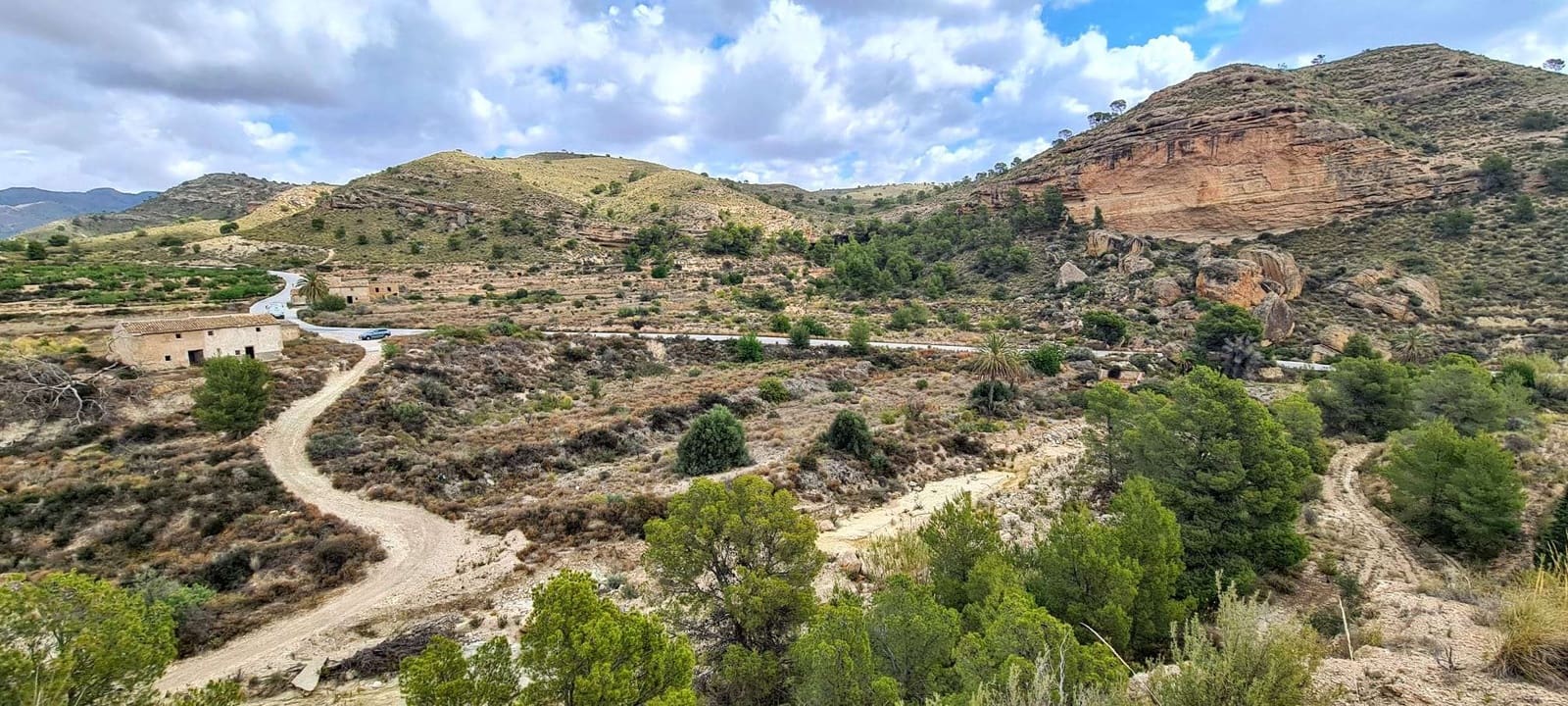 Rakentamaton maa myytävänä paikassa Abanilla - 299 000 € (Ref: 9652337)