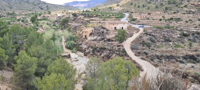 Rakentamaton maa myytävänä paikassa Abanilla - 299 000 € (Ref: 9652337)