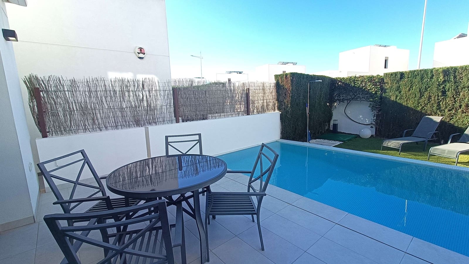 2 soveværelse Villa til salg i Algorfa med swimmingpool - € 359.500 (Ref: 9652338)