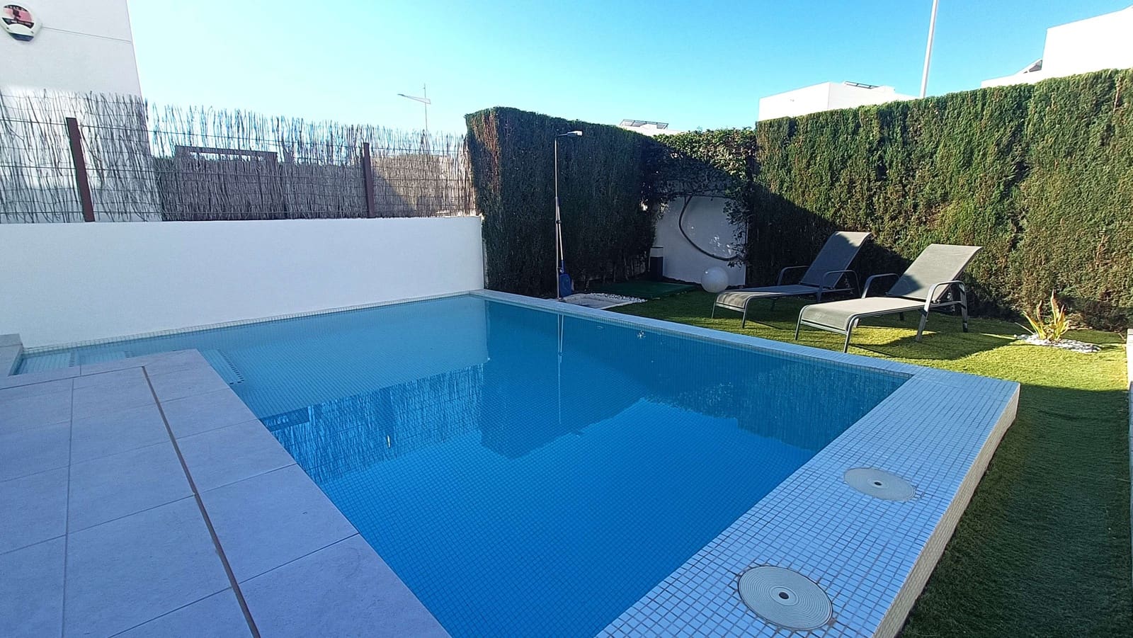 2 soveværelse Villa til salg i Algorfa med swimmingpool - € 359.500 (Ref: 9652338)
