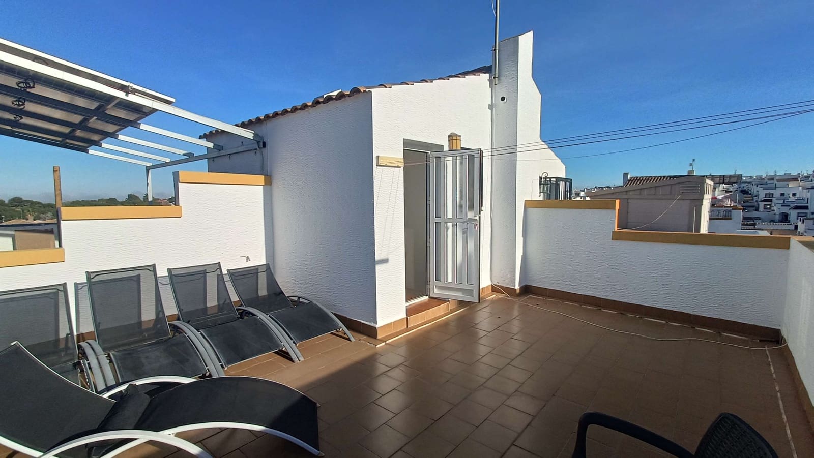 3 slaapkamer Rijtjeshuis te koop in Los Altos met zwembad garage - € 214.995 (Ref: 9656952)