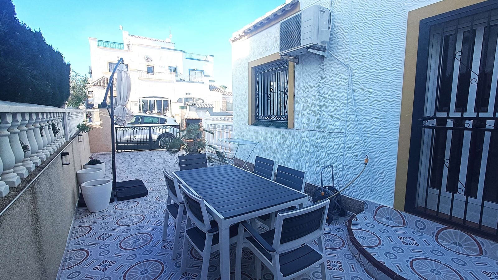 3 slaapkamer Rijtjeshuis te koop in Los Altos met zwembad garage - € 214.995 (Ref: 9656952)