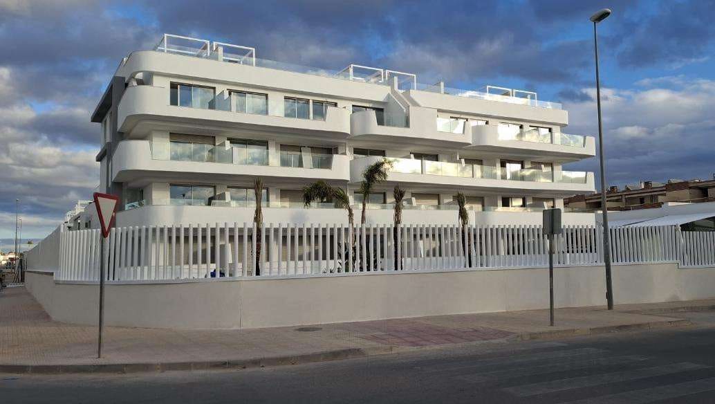 Apartamento de 2 habitaciones en Orihuela Costa en venta con piscina - 399.000 € (Ref: 9659745)