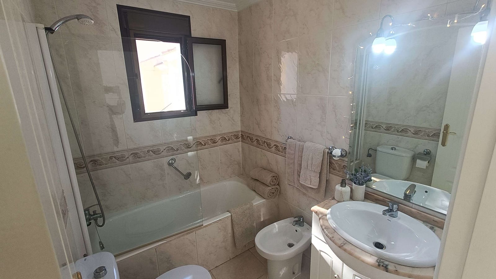 2 sypialnia Apartament na sprzedaż w Los Alcazares z basenem - 229 950 € (Ref: 9674732)