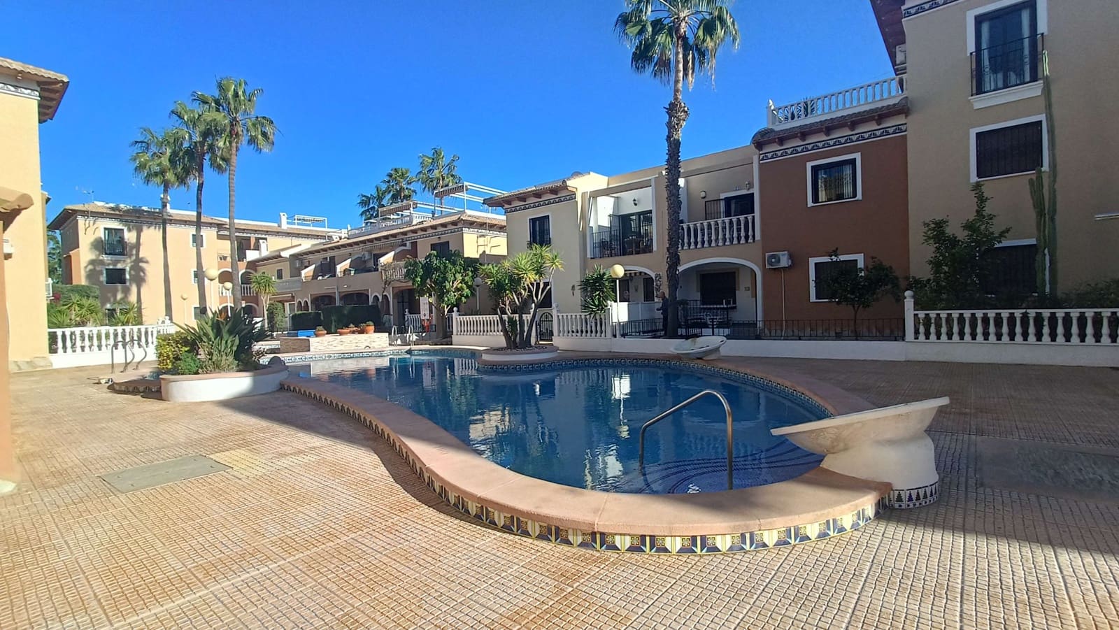 2 sypialnia Apartament na sprzedaż w Los Alcazares z basenem - 229 950 € (Ref: 9674732)