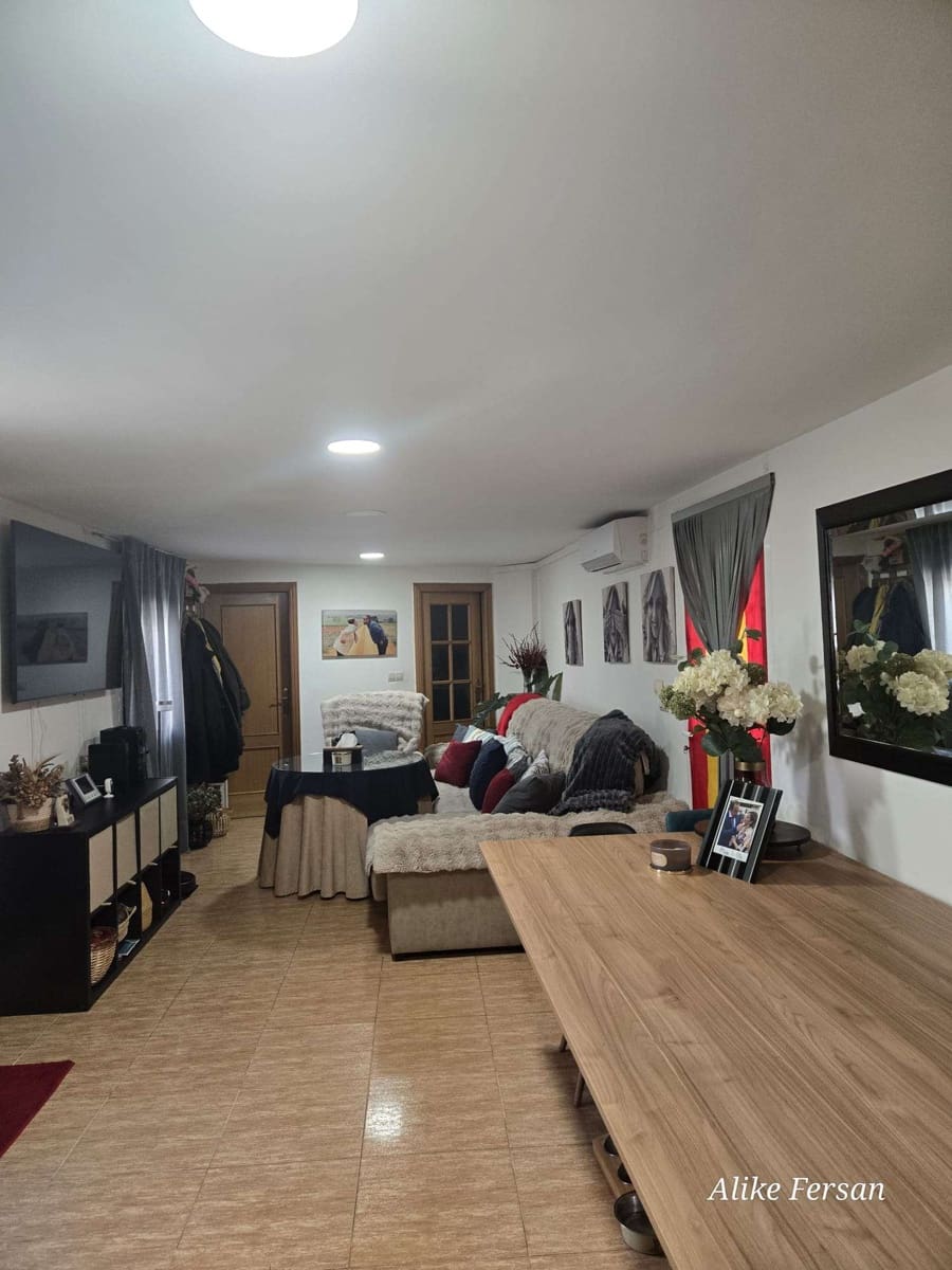 6 Zimmer Villa zu verkaufen in Alicante / Alacant Stadt - 250.000 € (Ref: 9714057)